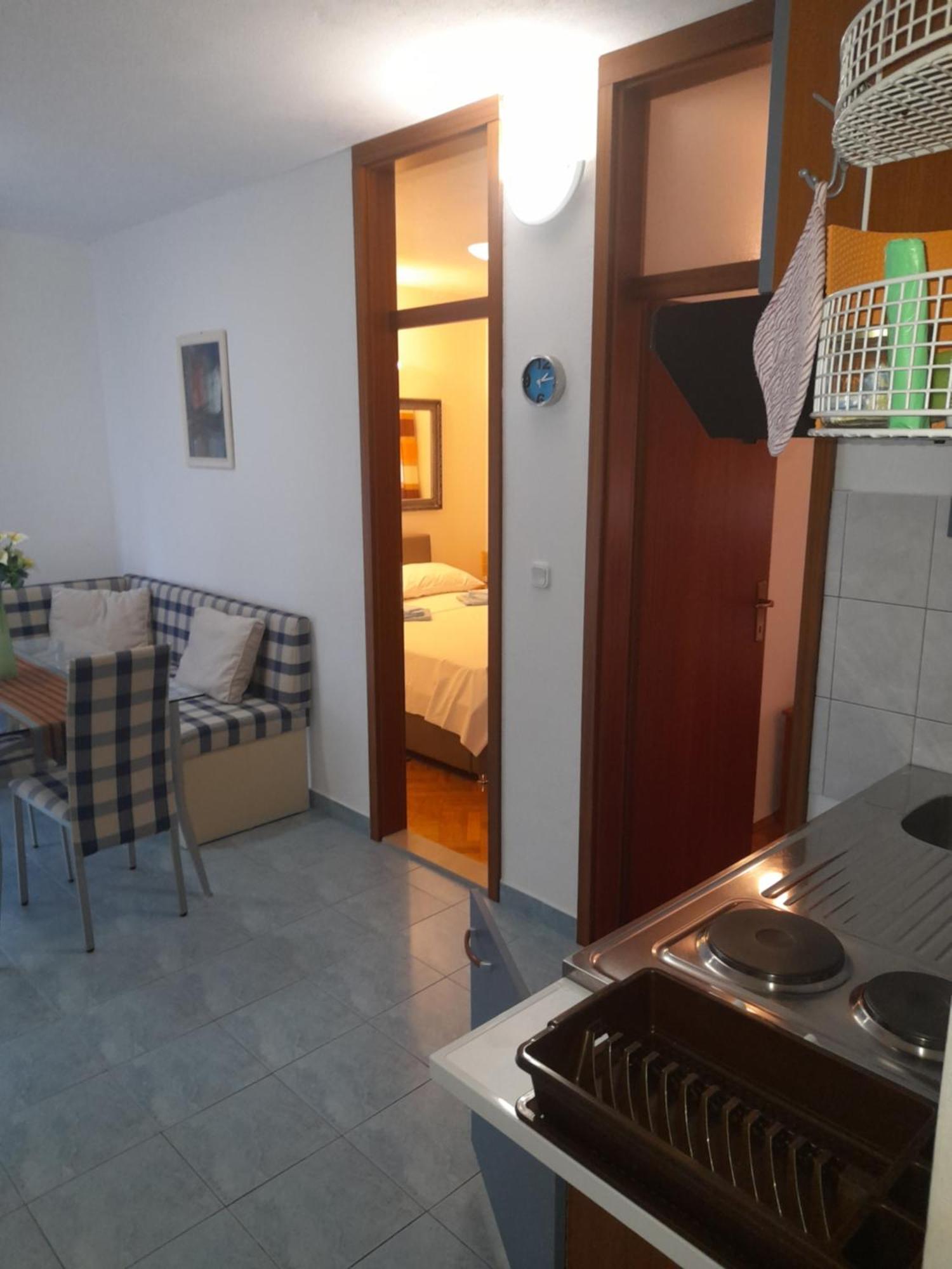 Appartement Nives B. à Supetar Extérieur photo