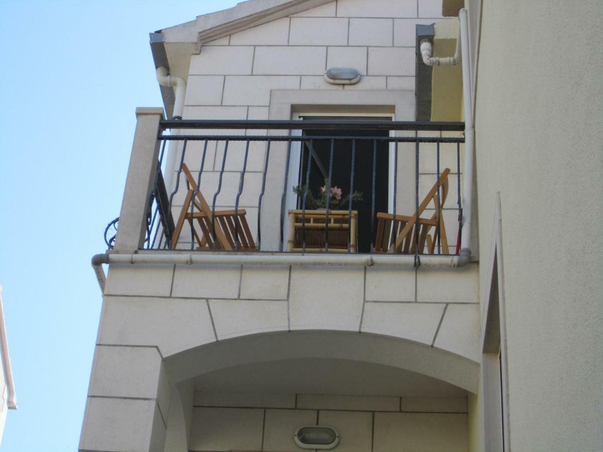 Appartement Nives B. à Supetar Extérieur photo