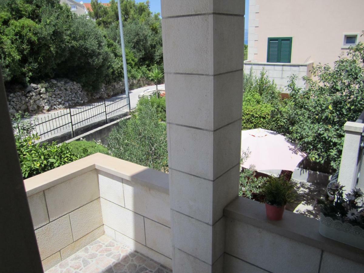 Appartement Nives B. à Supetar Extérieur photo