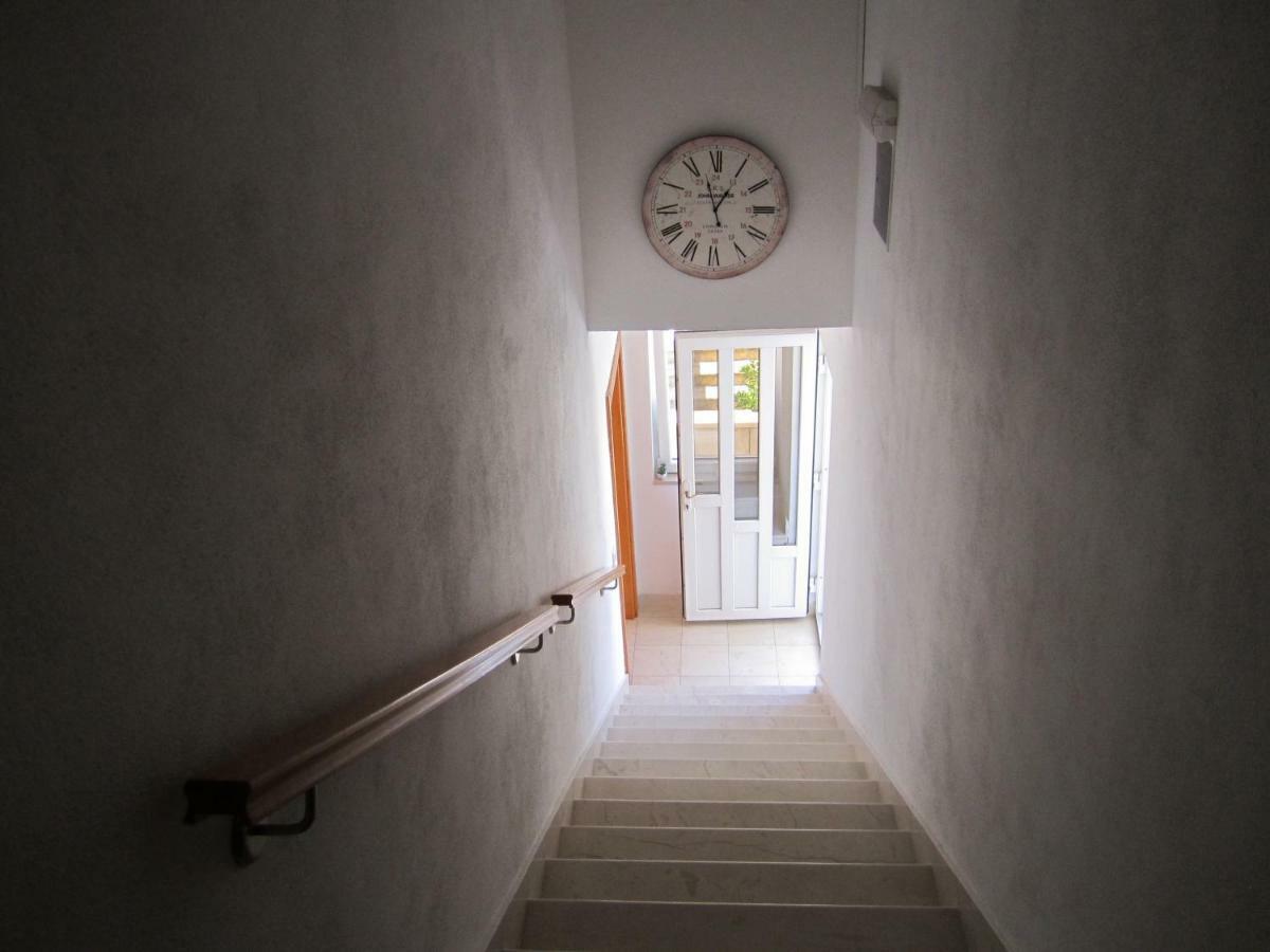 Appartement Nives B. à Supetar Extérieur photo